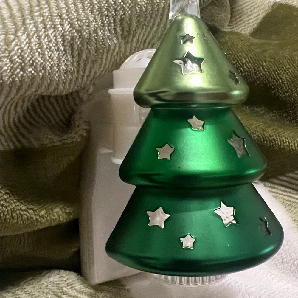 Green Holiday Tree diffuser - Picture 7 of 7